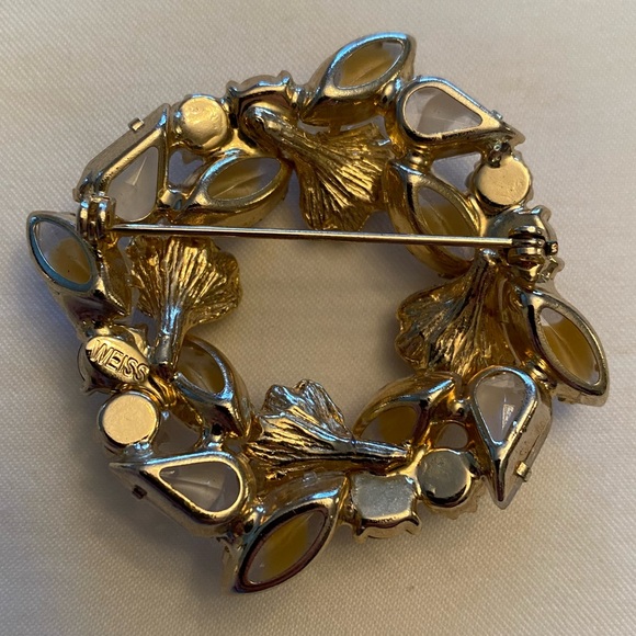 Vintage WEISS Wreath Brooch Pin Givre Glass Rhinestones Faux Pearls Roses SIGNED - Picture 7 of 8
